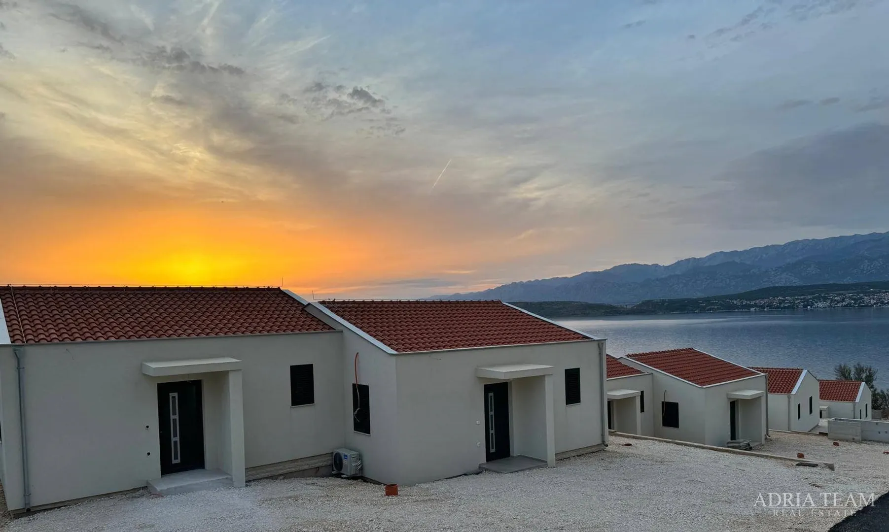 kuće u nizu s pogledom na more, 2.-4. red do mora - novigrad dalmatinski - slika 8