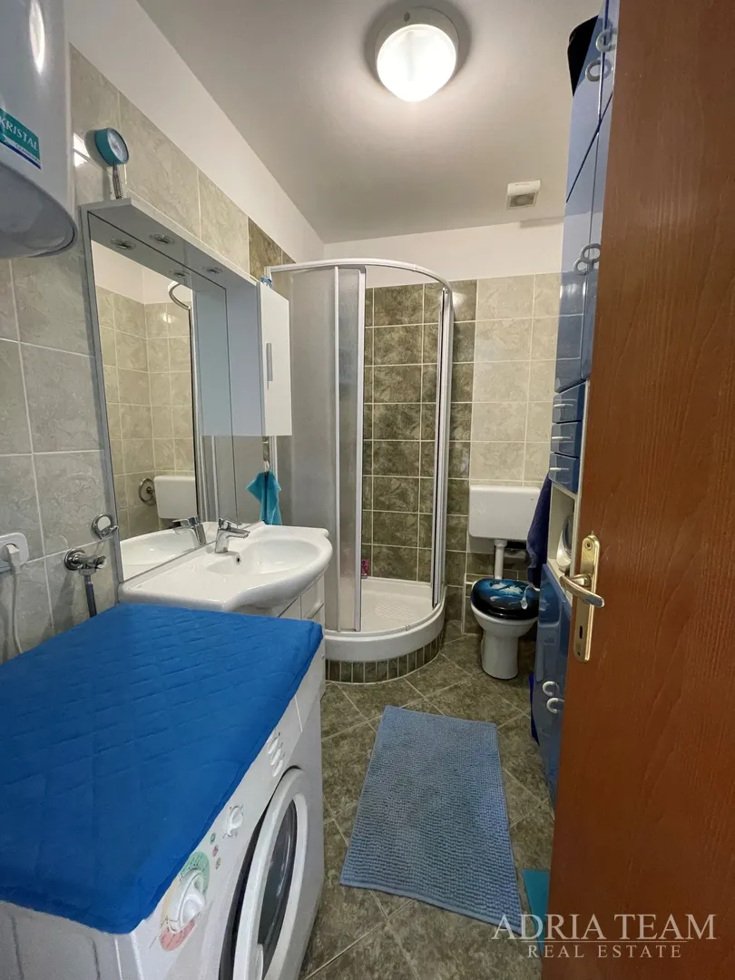 apartman, prvi red do mora, na prekrasnoj plaži s velikom terasom - turanj - slika 10
