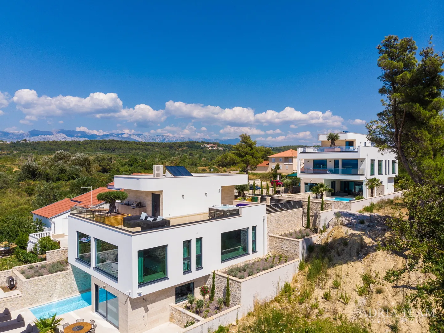 luksuzna vila u prvom redu do mora - ljubač - slika 7