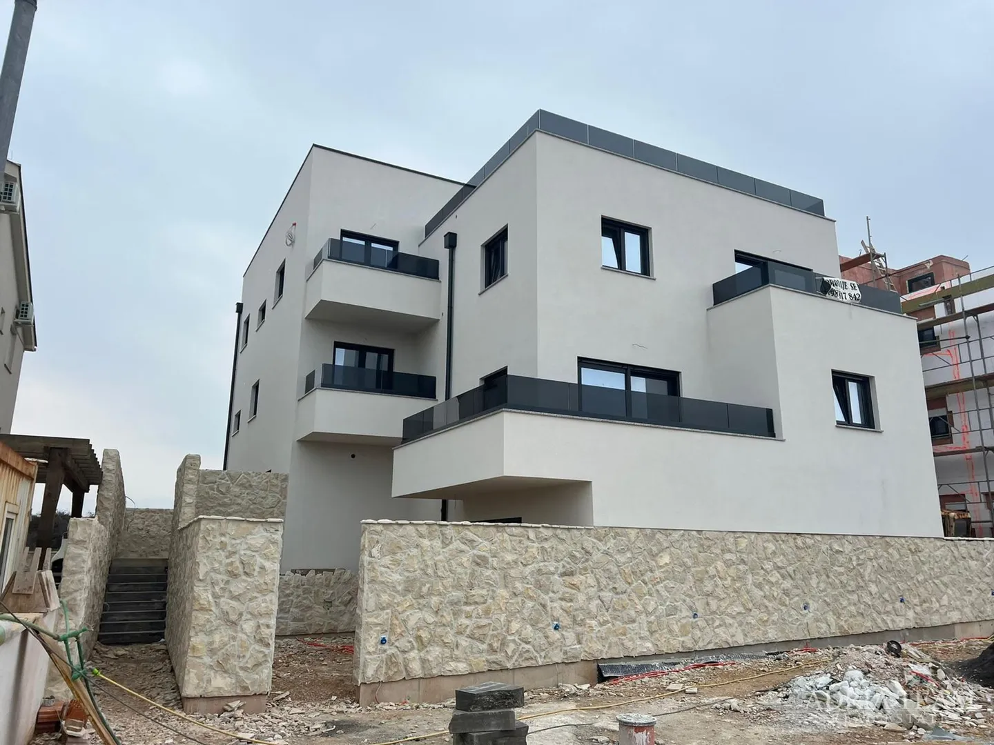 apartmani u stambenoj zgradi u novogradnji - povljana, pag - slika 10