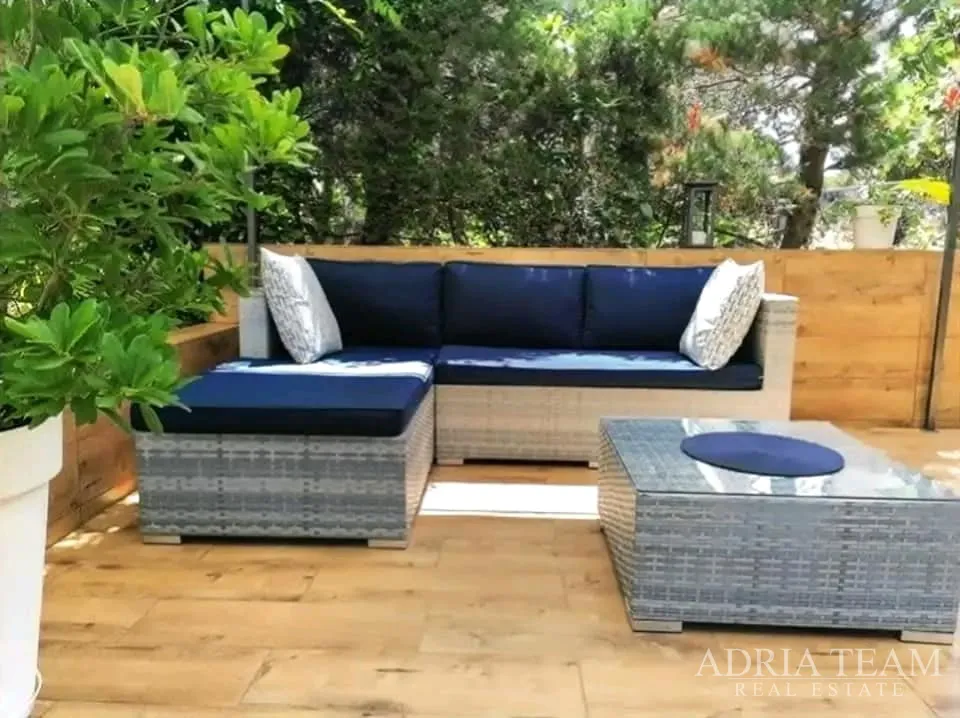 prodaje se lijep jednosobni apartman s vrtom – lukoran, otok ugljan - slika 8