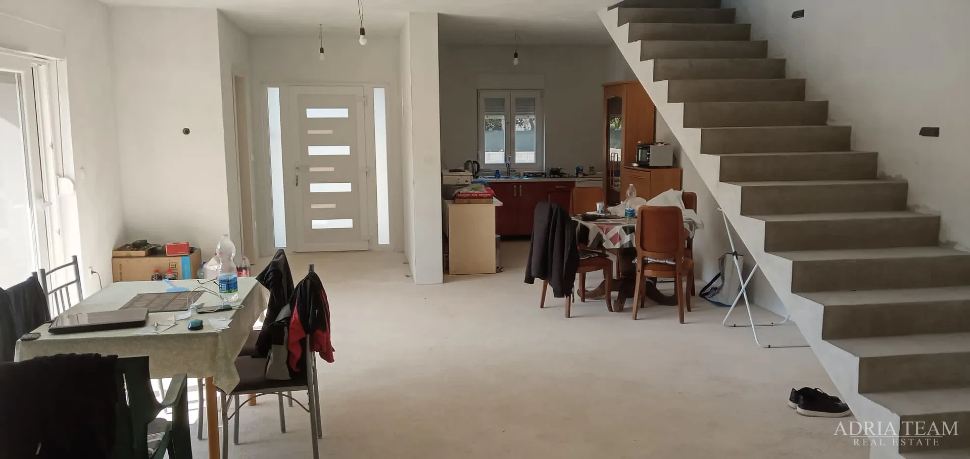 obiteljska vila s bazenom, vir - slika 9