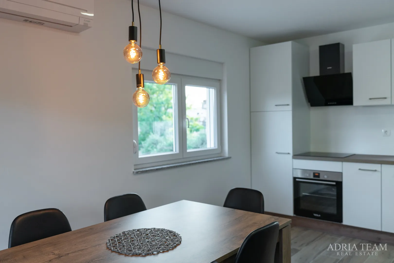 namješten apartman s krovnom terasom - vir - slika 17