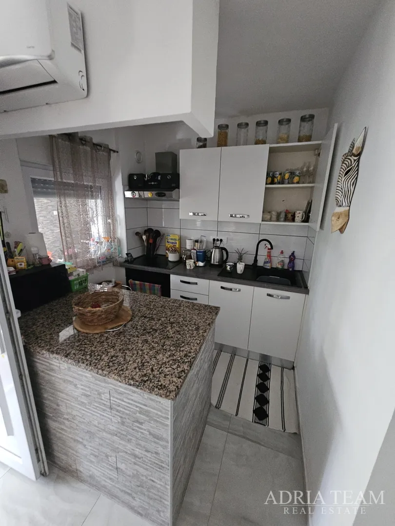 kuća s dvije apartmanske jedinice - vir - slika 16