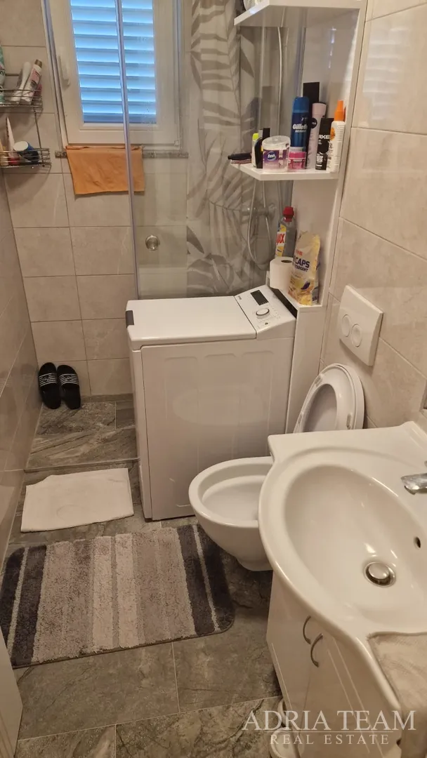 tri renovirana apartmana 400 m od plaže - slika 25