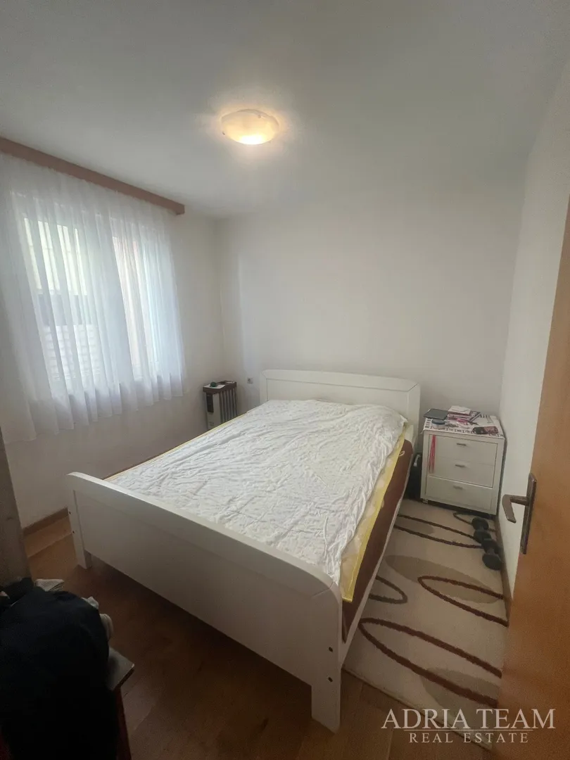 kuća s dvije stambene jedinice, 50 m od mora - vir, južna strana - slika 5