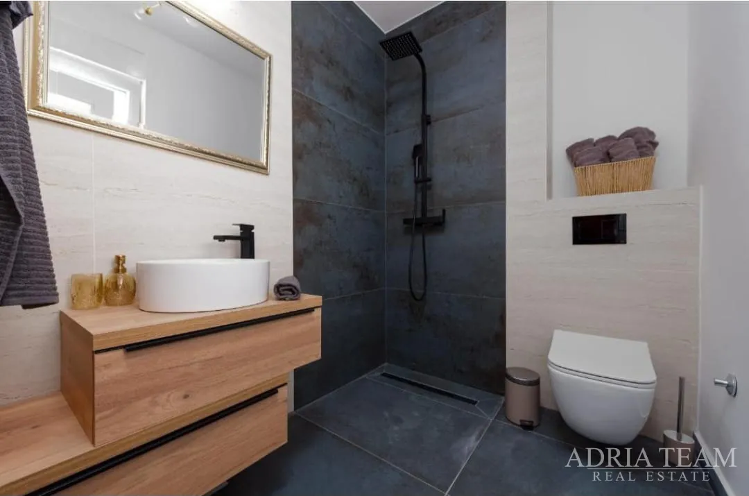 dvoetažni apartmani u novogradnji, blizina mora - privlaka - slika 36