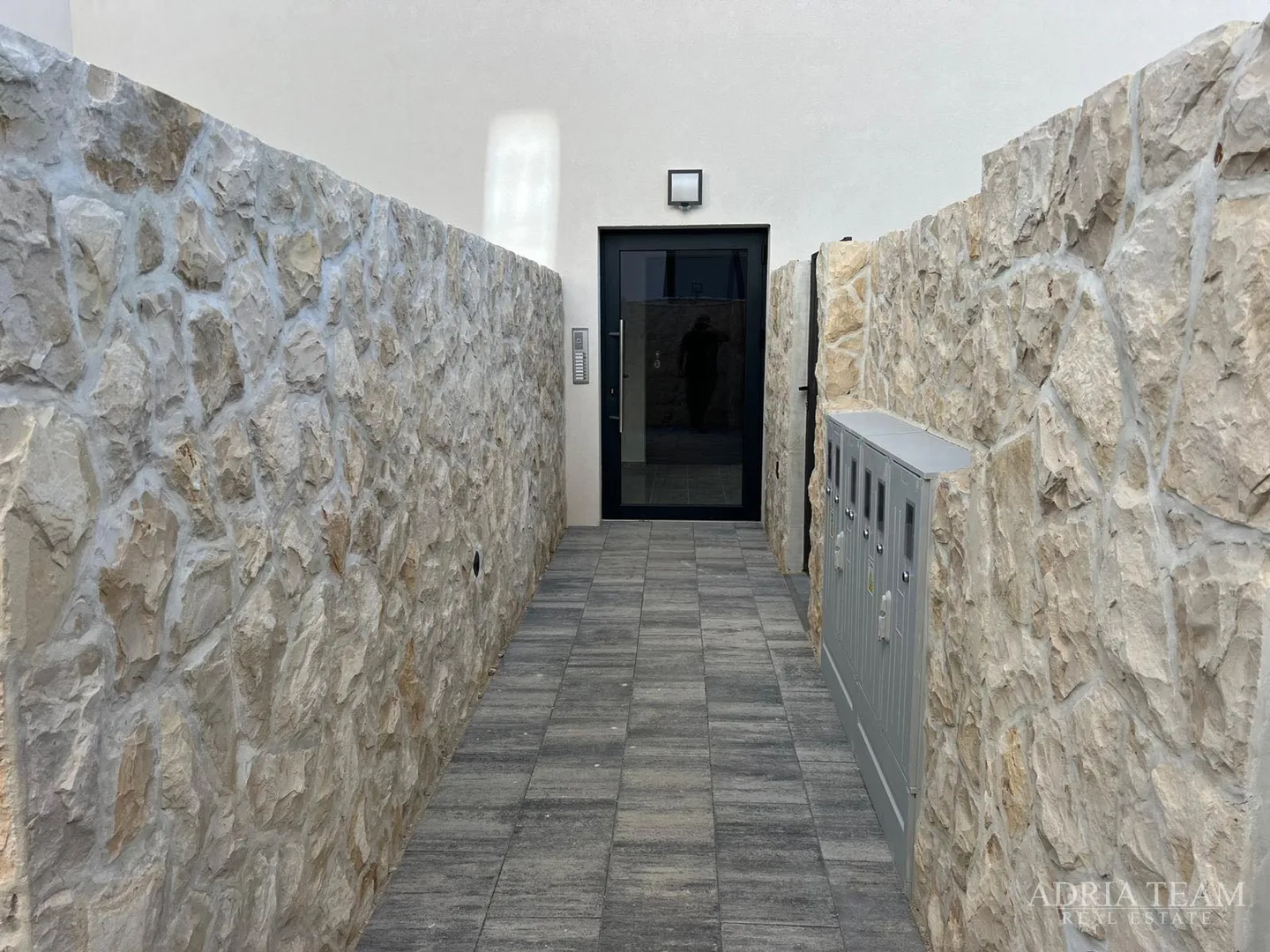 apartmani u stambenoj zgradi u novogradnji - povljana, pag - slika 43