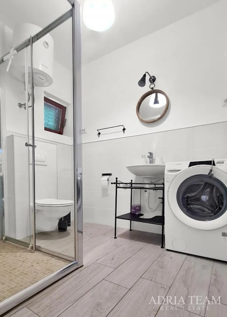 preuređena apartmanska kuća s mogućnošću poslovne namjene, prvi red do mora - meka draga - slika 14