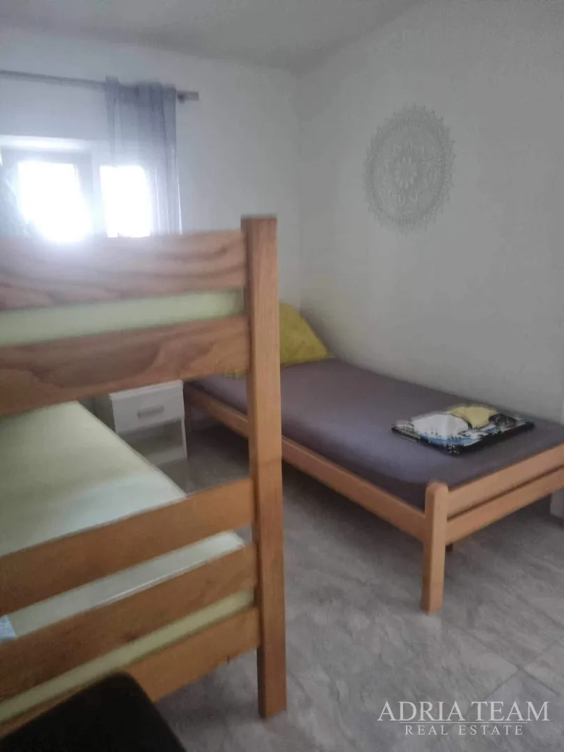 kuća s dvije apartmanske jedinice - vir - slika 12