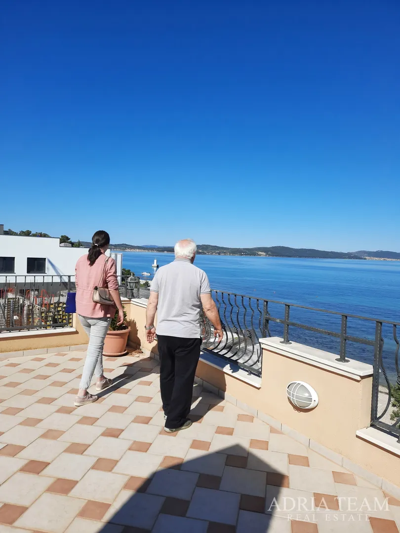 hotel s konobom i krovnom terasom, 1. red do mora - sukošan - slika 127
