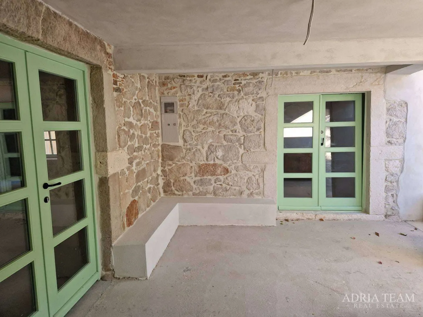 akcija!!! kamena kuća rustikalnog uređenja u centru mjesta - sutomišćica, ugljan - slika 87