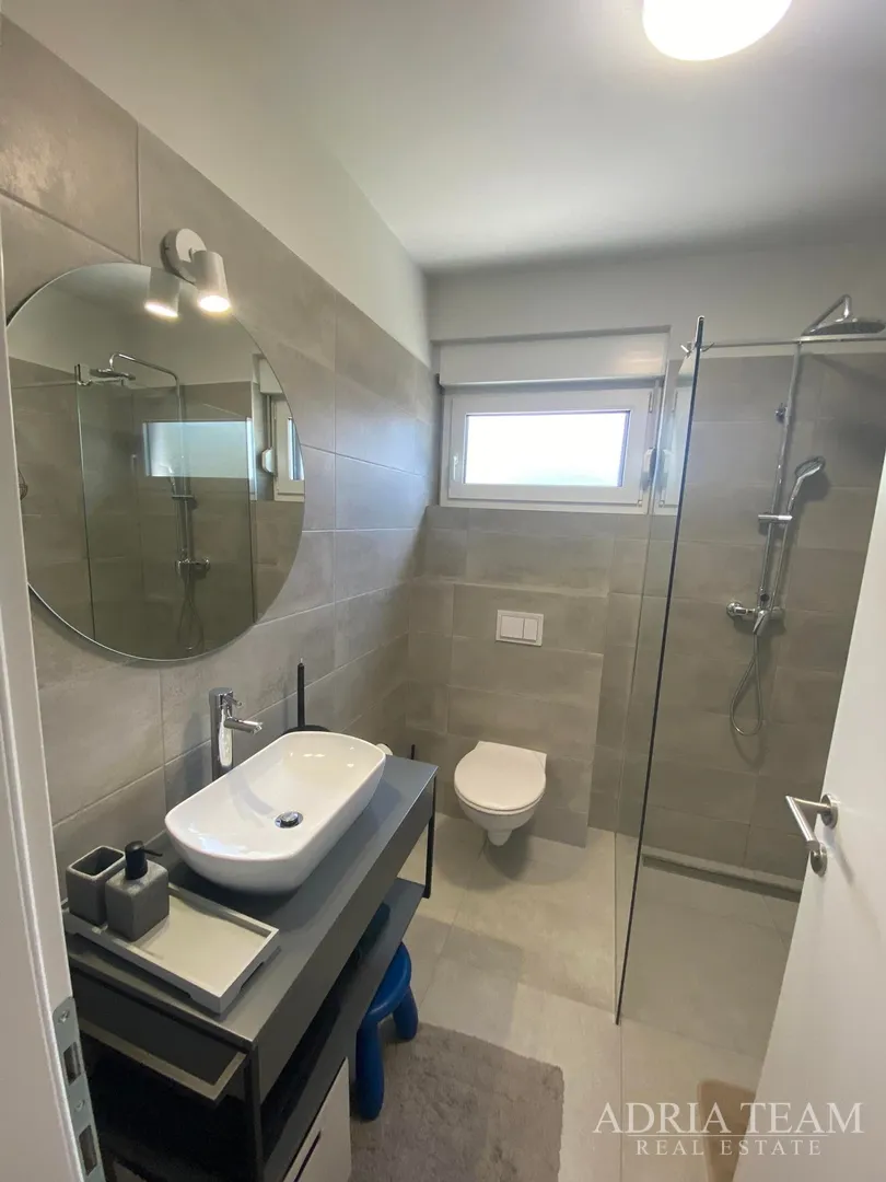 apartmani u novogradnji s pogledom na more, mirna i tiha pozicija!! pag - slika 24