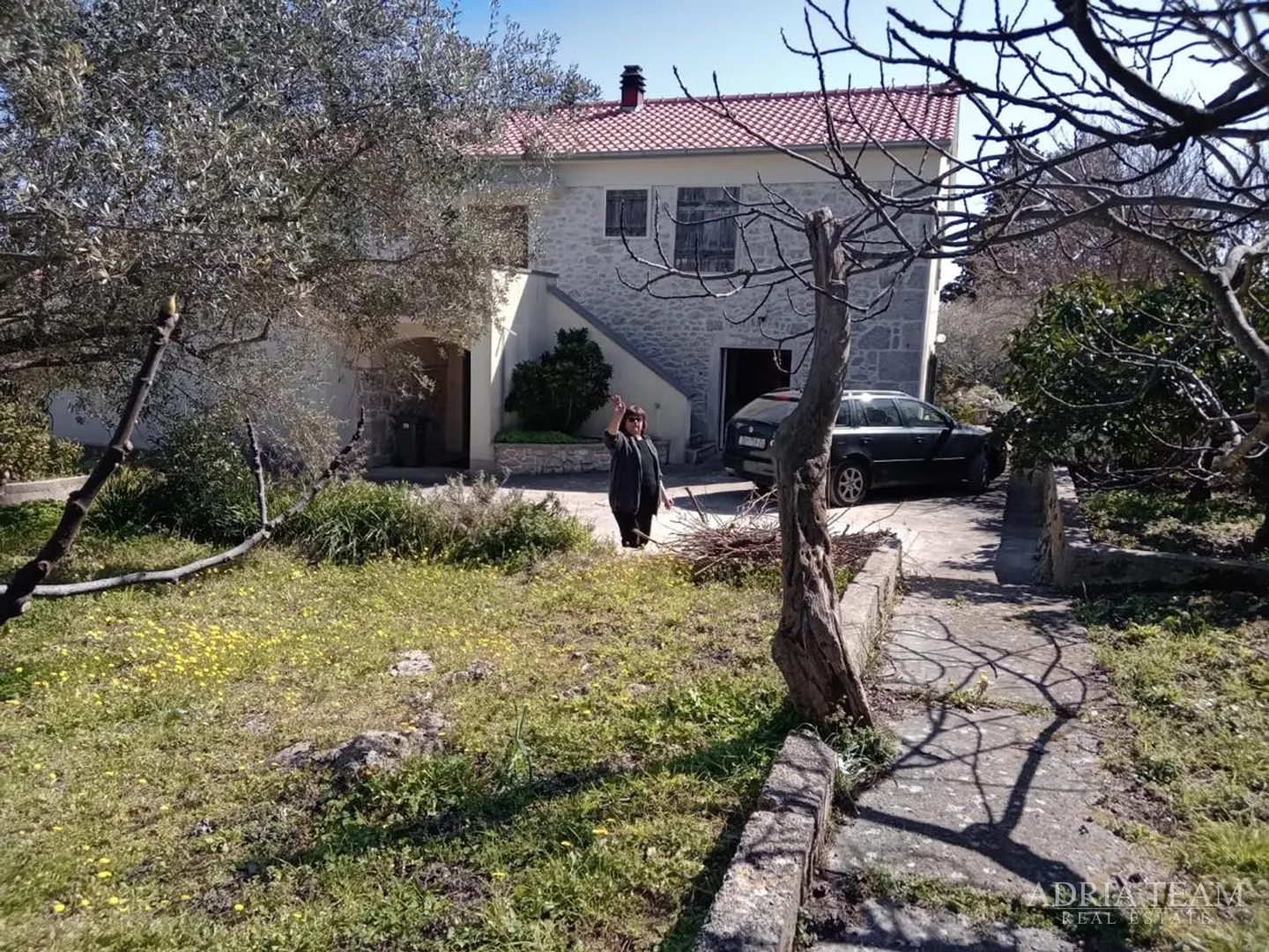 kuća s 3 apartmana i velikom okućnicom - poljana, ugljan - slika 28