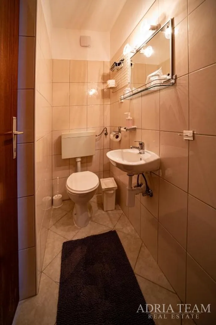 hotel - sukošan, prvi red do mora - slika 22