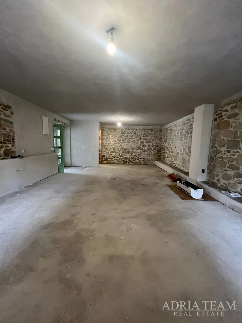 akcija!!! kamena kuća rustikalnog uređenja u centru mjesta - sutomišćica, ugljan - slika 25
