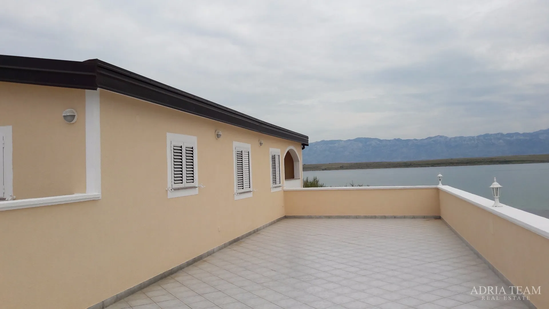 apartmanska kuća - 1. red do mora - slika 3