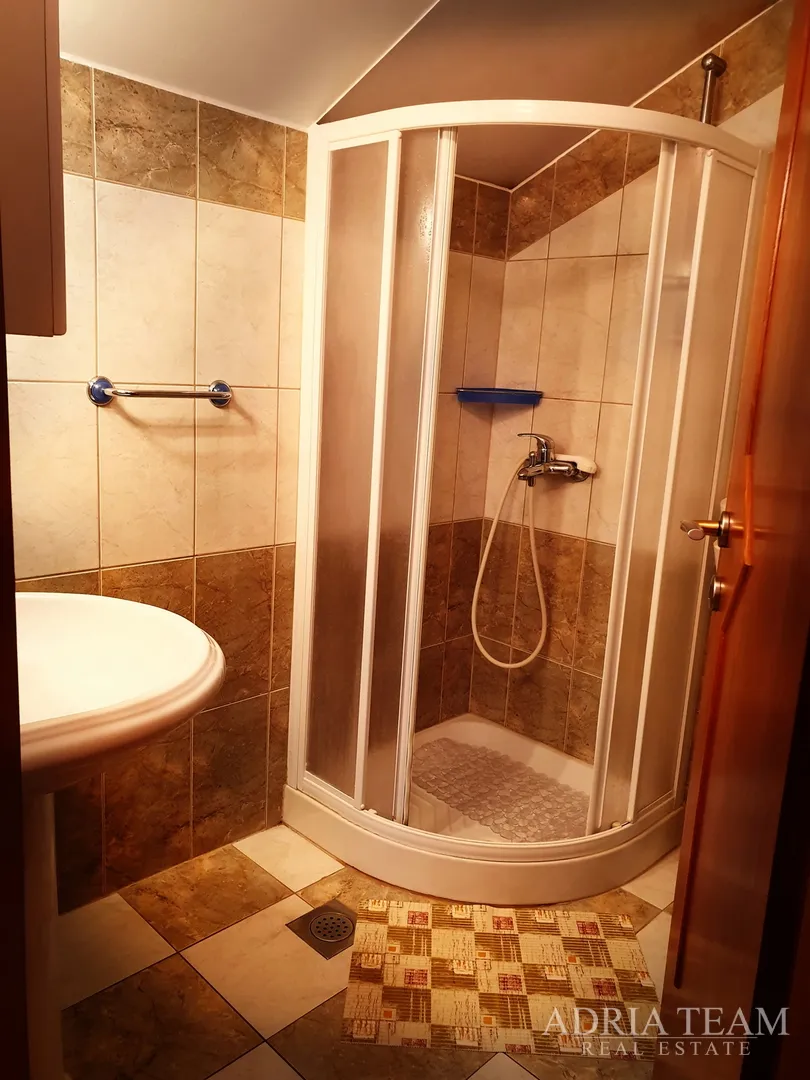 vila sa 7 apartmana, pogled na more - diklo, zadar - slika 43