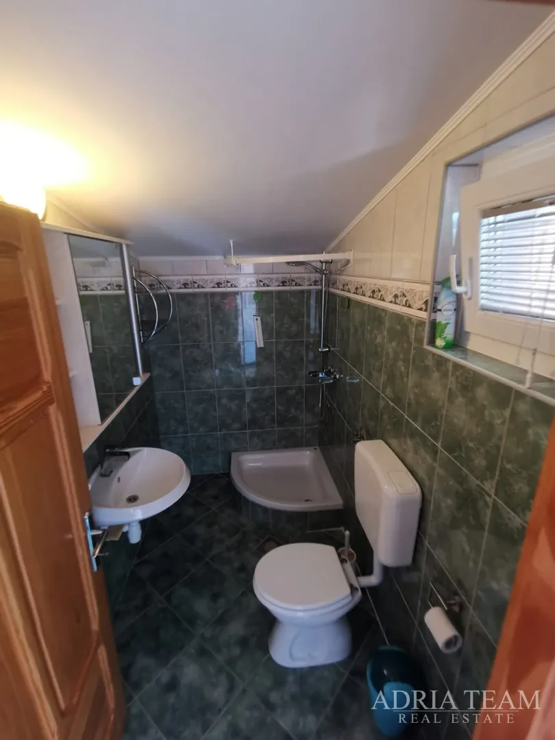 apartmanska kuća s 3 apartmana - vir - slika 11