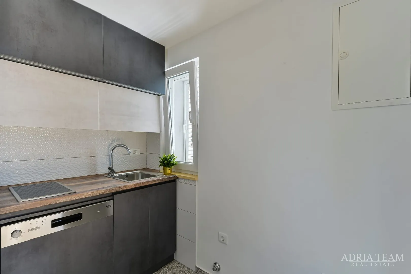 kuća novogradnja s pogledom na more, zadar - diklovac - slika 86