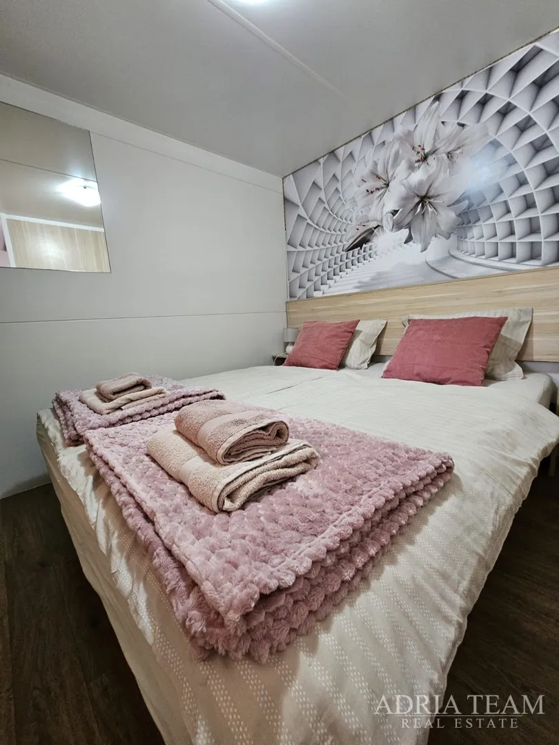 mobilna kućica 70 m od mora – kamp soline, biograd na moru - slika 10