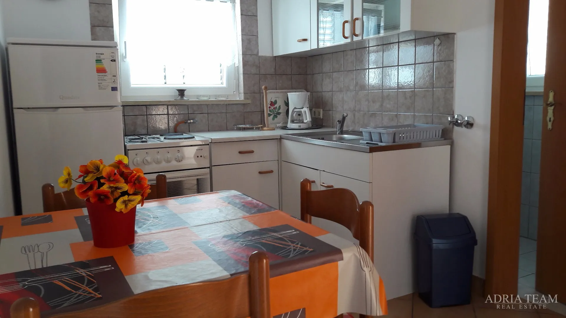 apartmanska kuća - 1. red do mora - slika 13