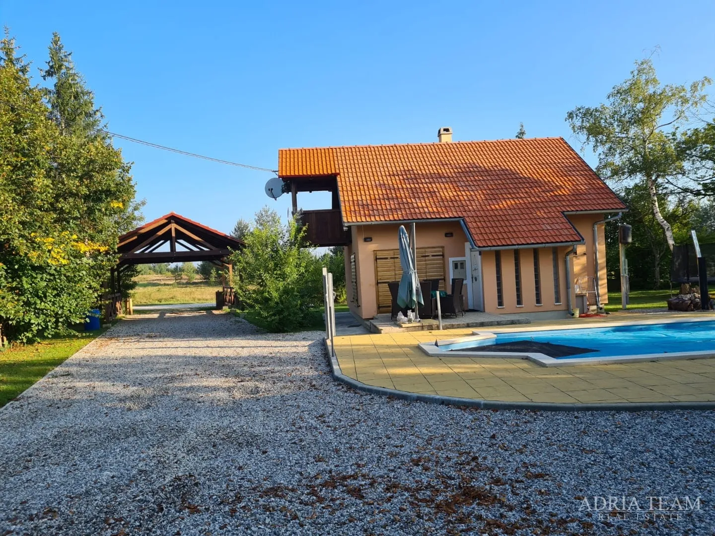 imanje s luksuznom vilom s grijanim bazenom i natkrivenom terasom - 10 000 m2 zemljišta! - slika 11
