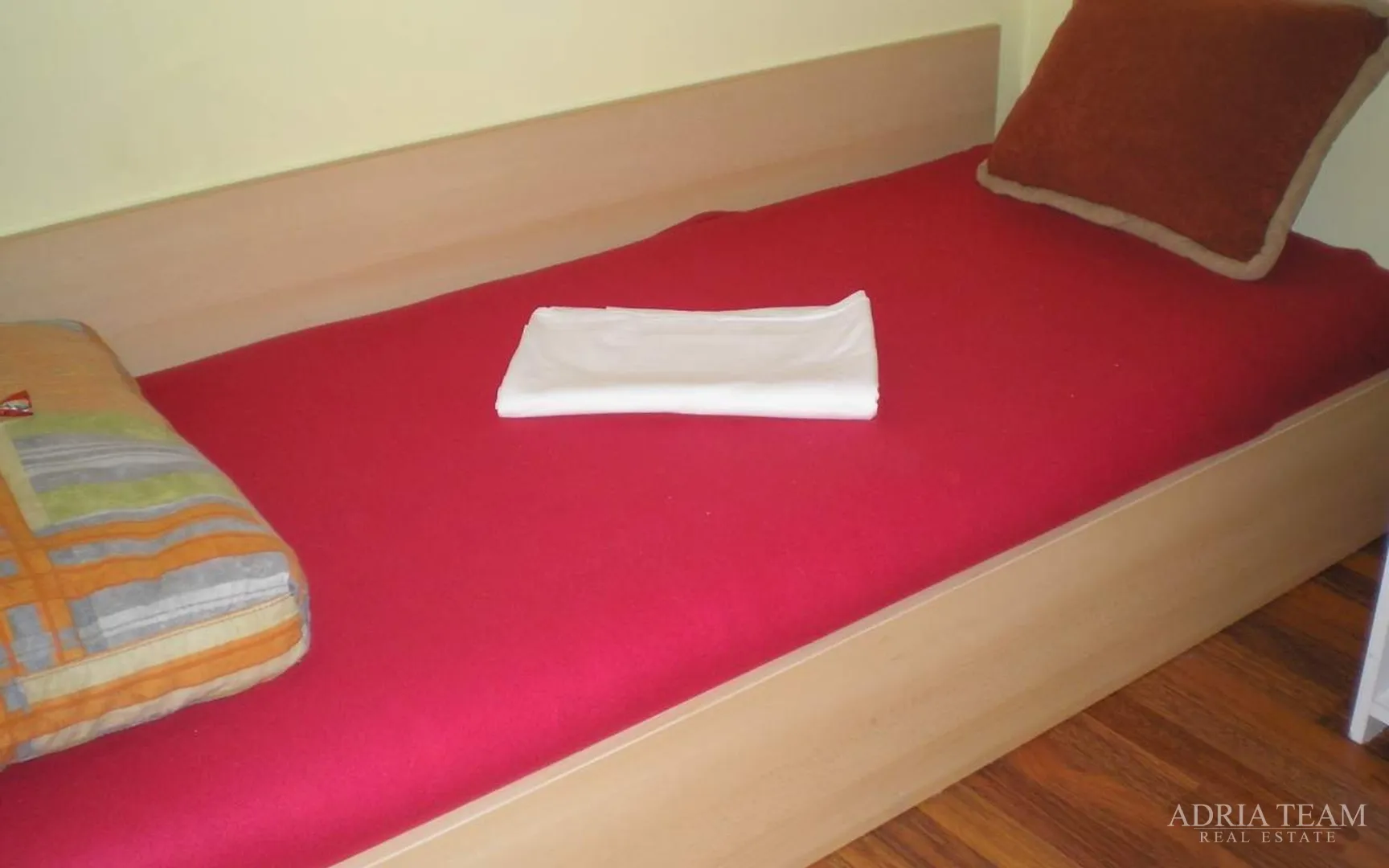 hotel 50 m od mora - posedarje - slika 12