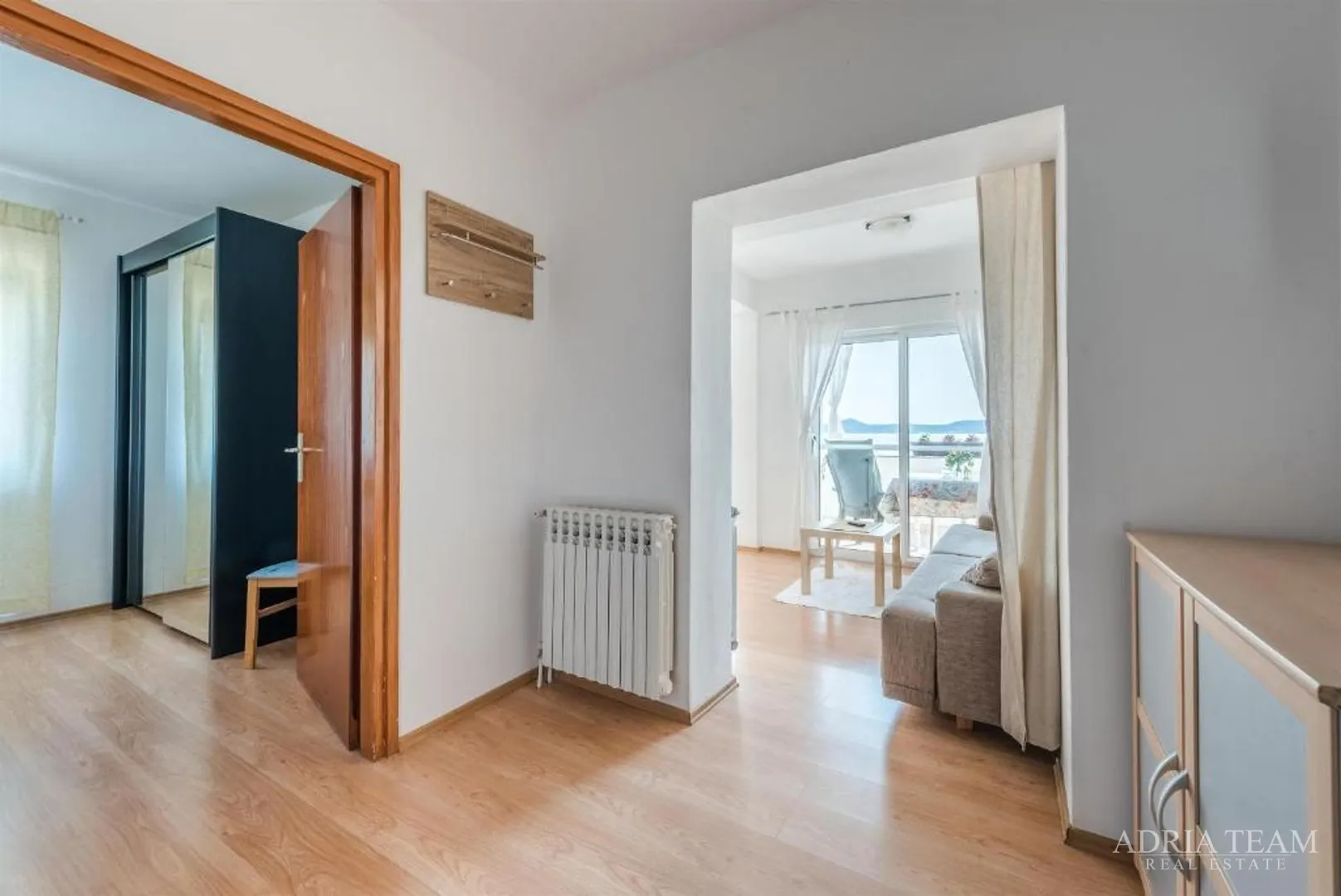hotel - sukošan, prvi red do mora - slika 11