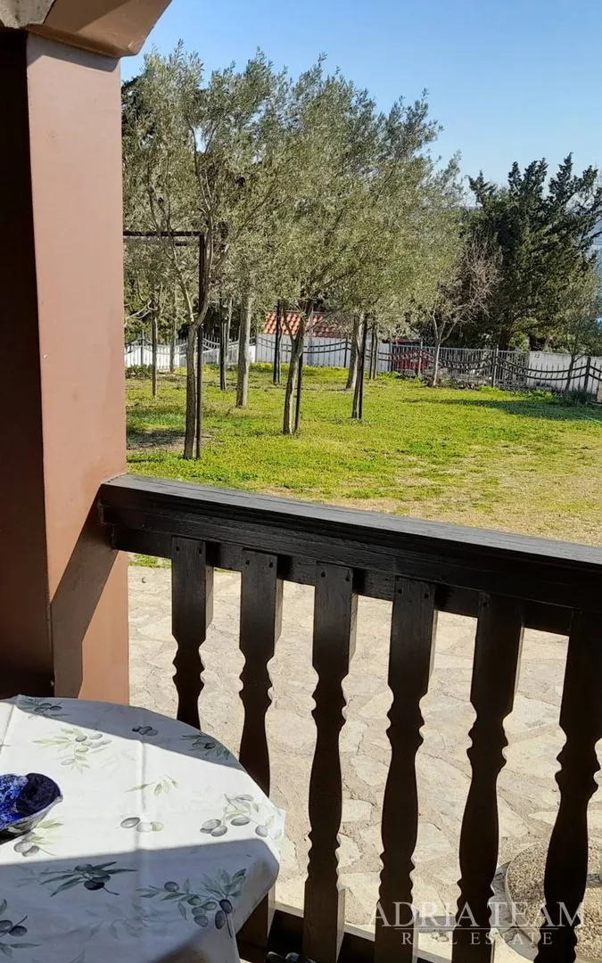 hotel 50 m od mora - posedarje - slika 45