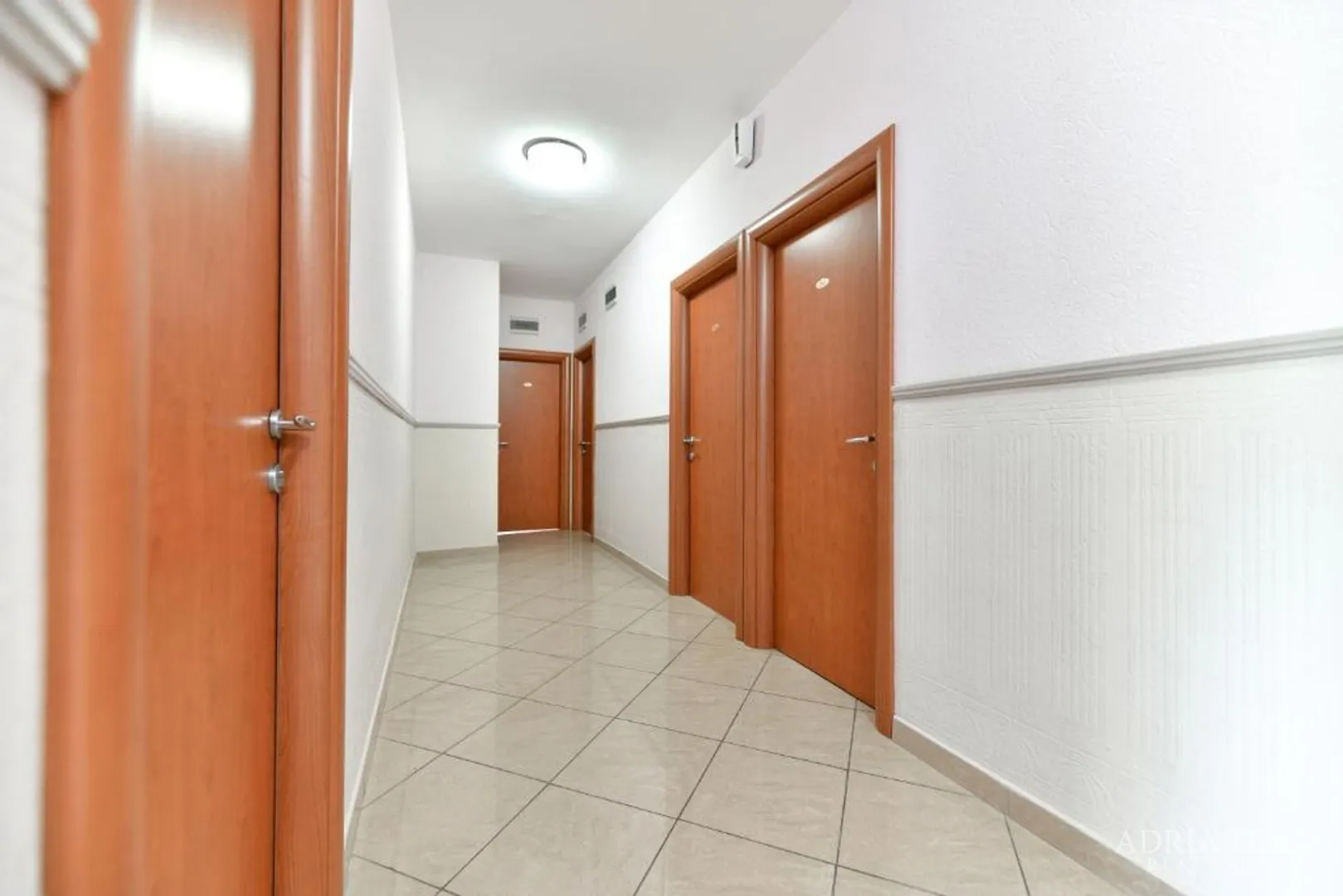 hotelski kompleks s restoranom i uhodanim poslom u turizmu, sukošan - zadar - slika 8