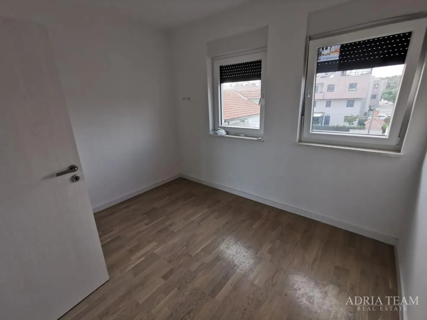 četverosoban stan s krovnom terasom i bazenom, novogradnja - belafuža, zadar - slika 6
