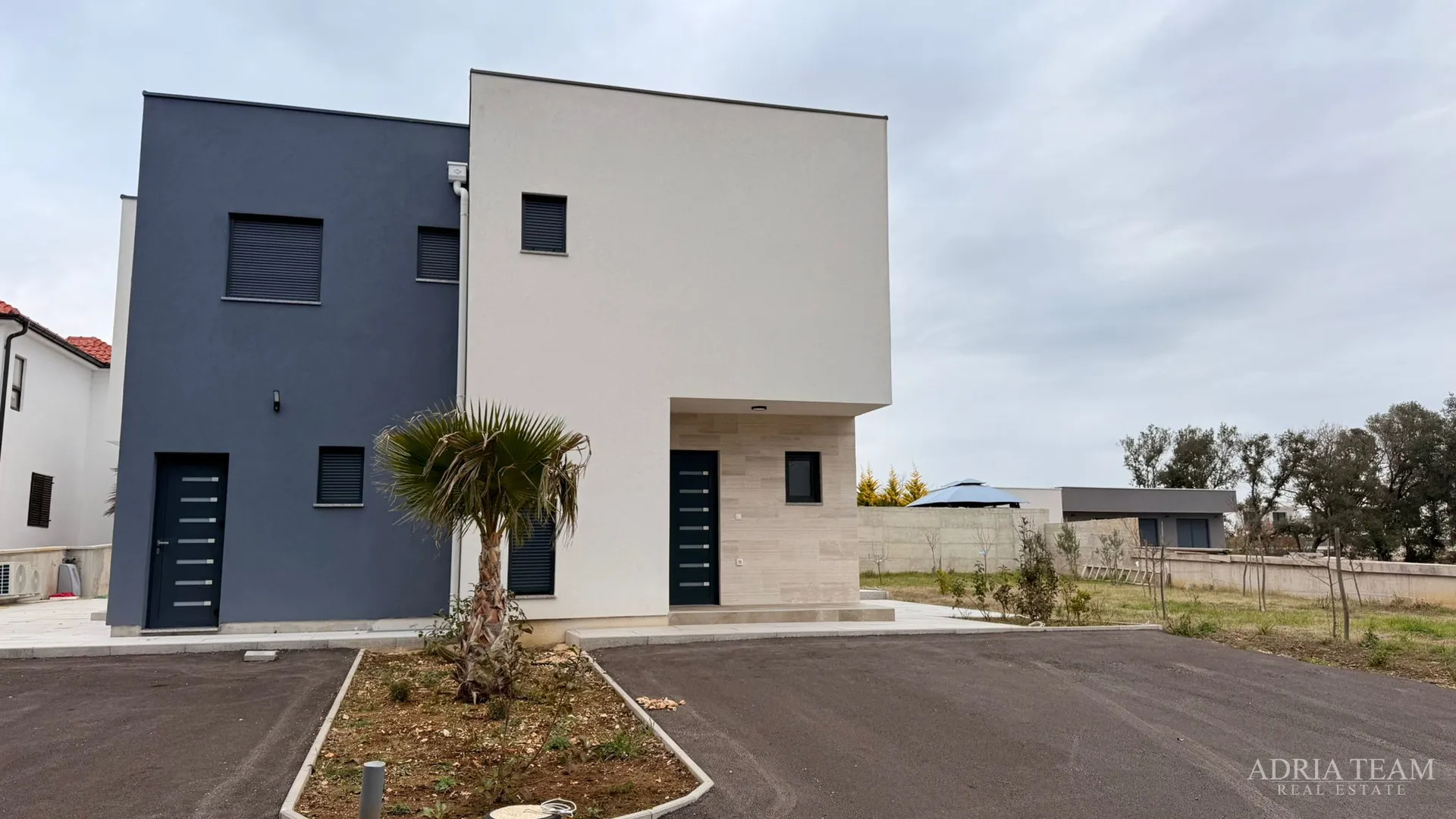 Moderna Duplex Kuća S Bazenom U Zatonu Kod Nina – Prodaja Dva Odvojena Apartmana