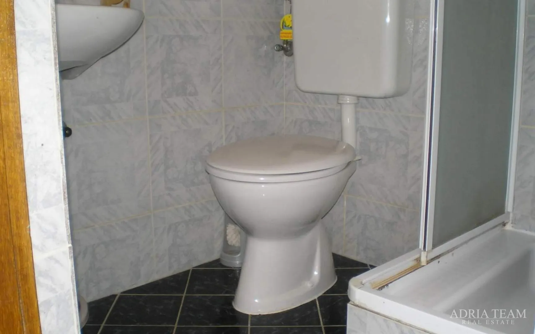 hotel 50 m od mora - posedarje - slika 30