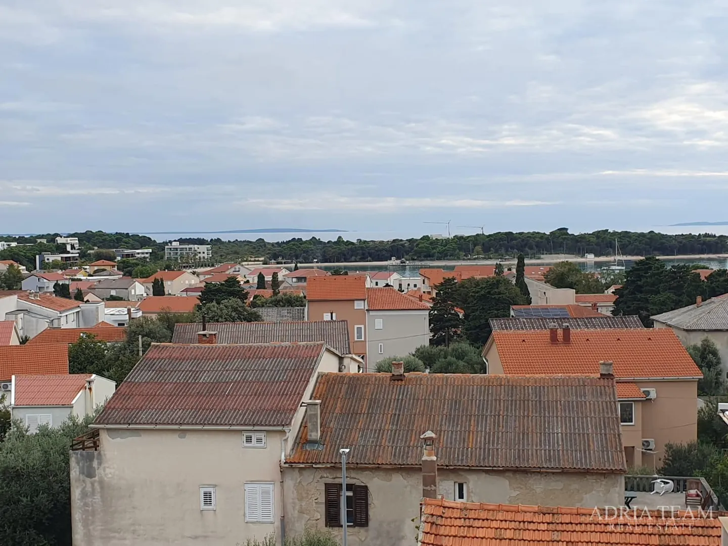 kuća s deset stambenih jedinica blizu centra s pogledom na more - novalja, pag - slika 24