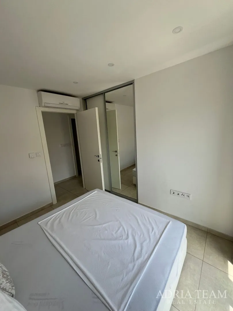 apartmani u prvom redu do mora, moderno uređenje, malo korišteni, bibinje - slika 16