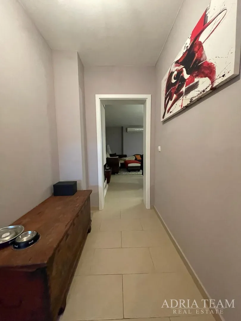 trosobni stan u blizini svih sadržaja za život - plovanija, zadar - slika 13