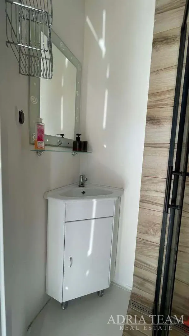 jednosobni apartman potpuno preuređen! 100 m od mora, vir - zadar - slika 12