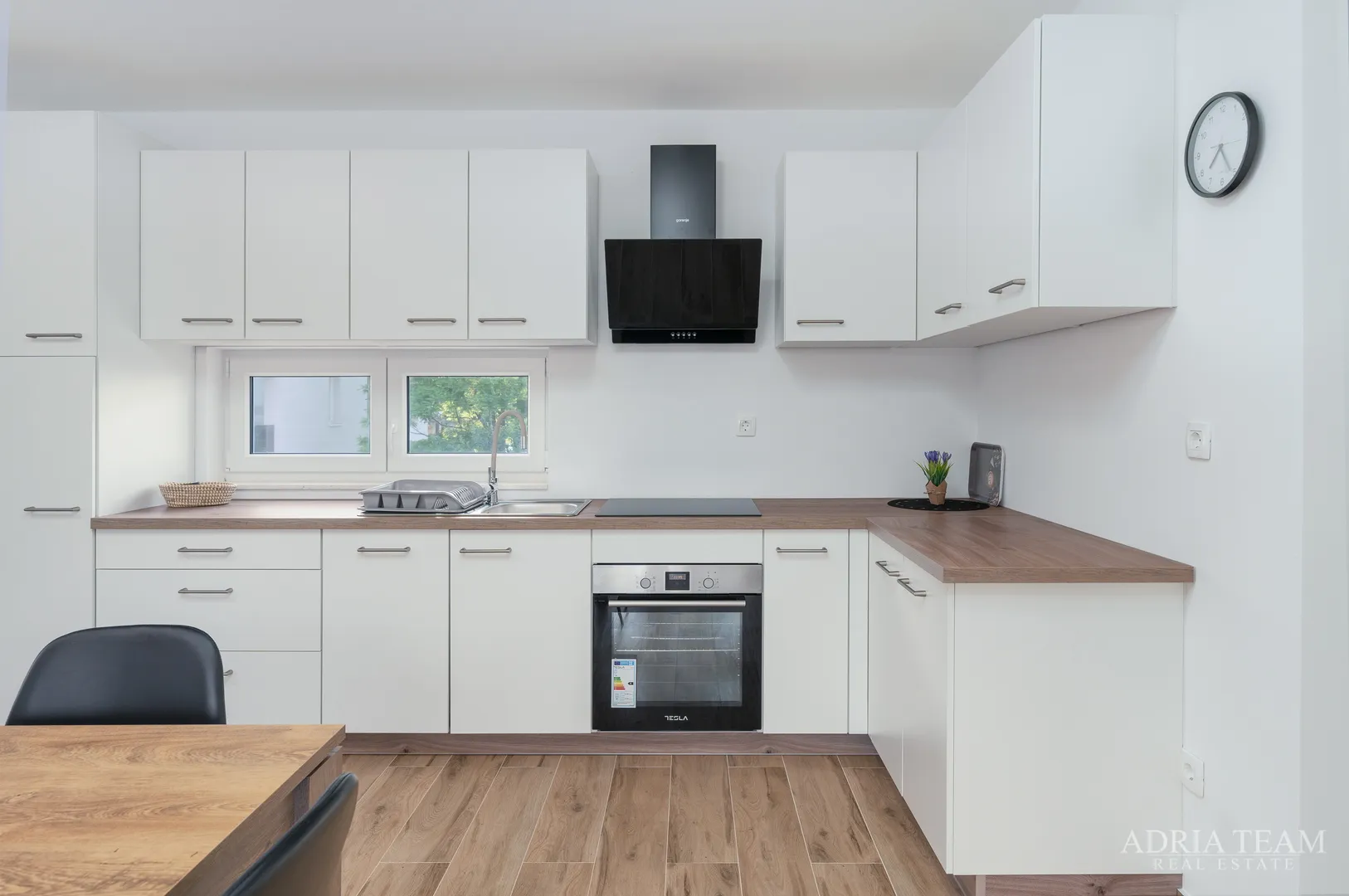 ekskluzivan apartman s krovnom terasom i jacuzzijem - vir - slika 5