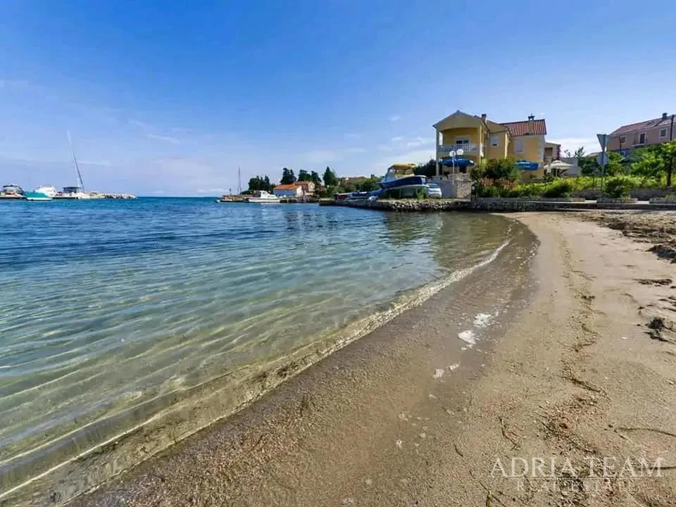prodaje se lijep jednosobni apartman s vrtom – lukoran, otok ugljan - slika 15