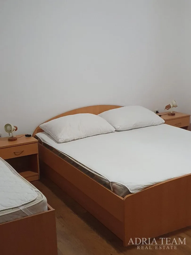kuća s deset stambenih jedinica blizu centra s pogledom na more - novalja, pag - slika 6