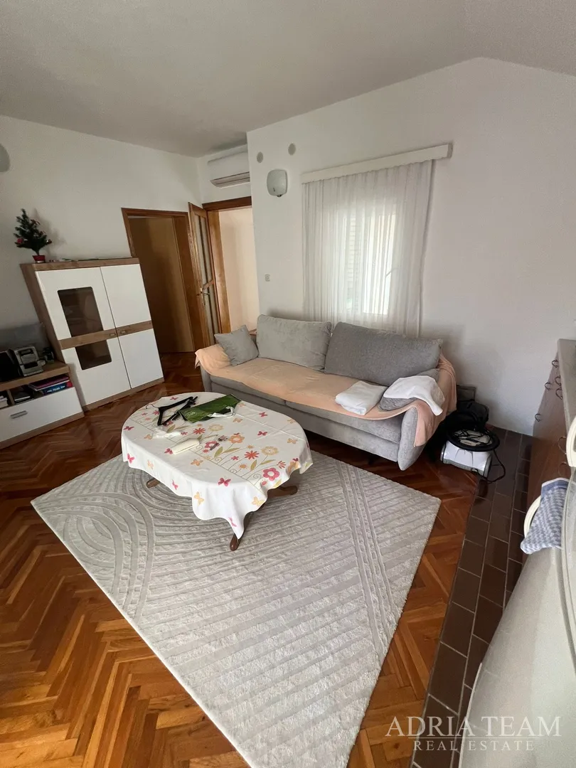 kuća s dvije stambene jedinice, 50 m od mora - vir, južna strana - slika 17