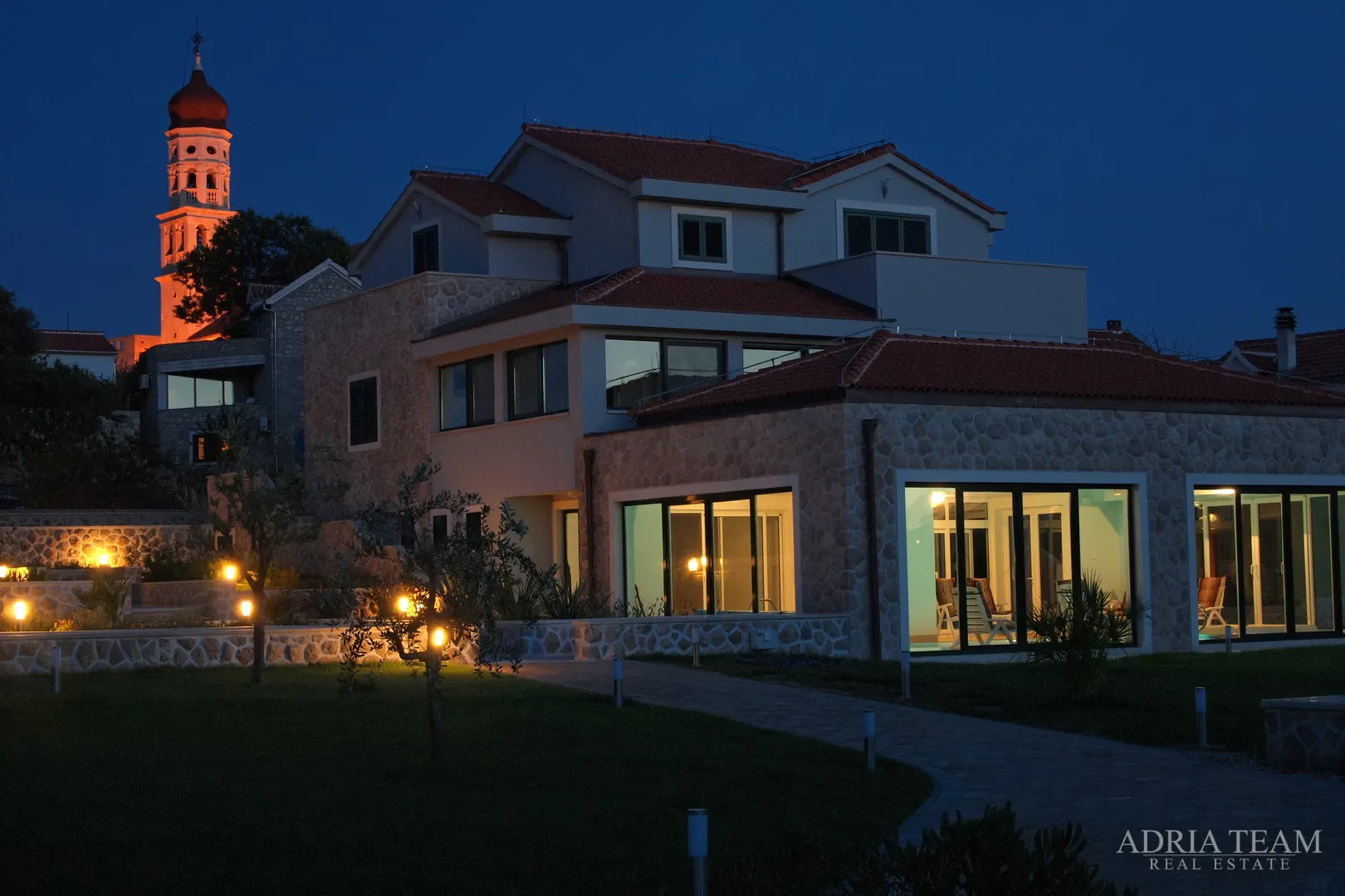 luksuzna vila 100 m od marine - betina, murter - slika 113