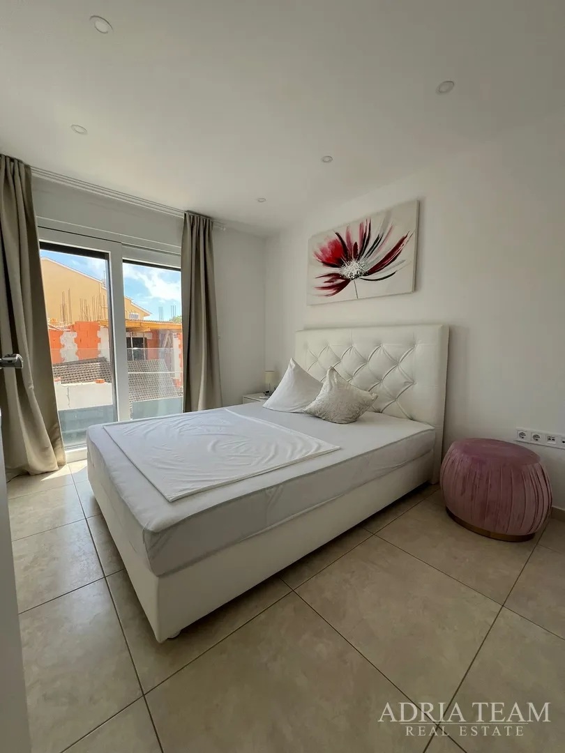 apartmani u prvom redu do mora, moderno uređenje, malo korišteni, bibinje - slika 7