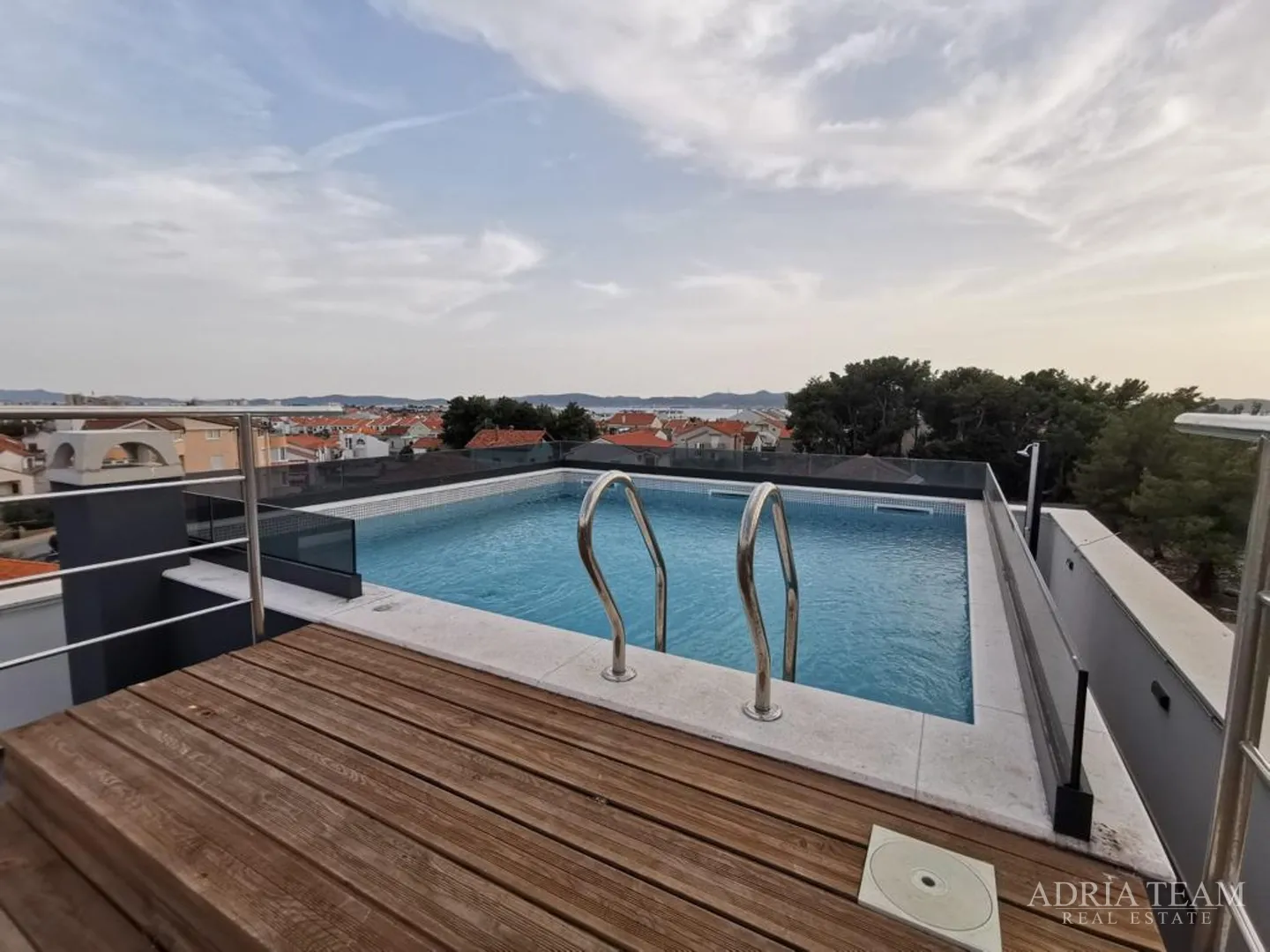 Četverosoban Stan S Krovnom Terasom I Bazenom, Novogradnja - Belafuža, Zadar