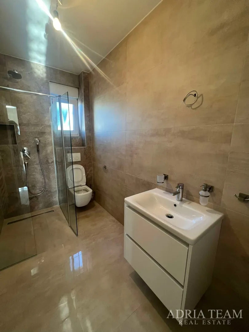 posebna ljetna akcija! apartman u stambenoj zgradi, 80 m od mora - diklo, zadar - slika 19