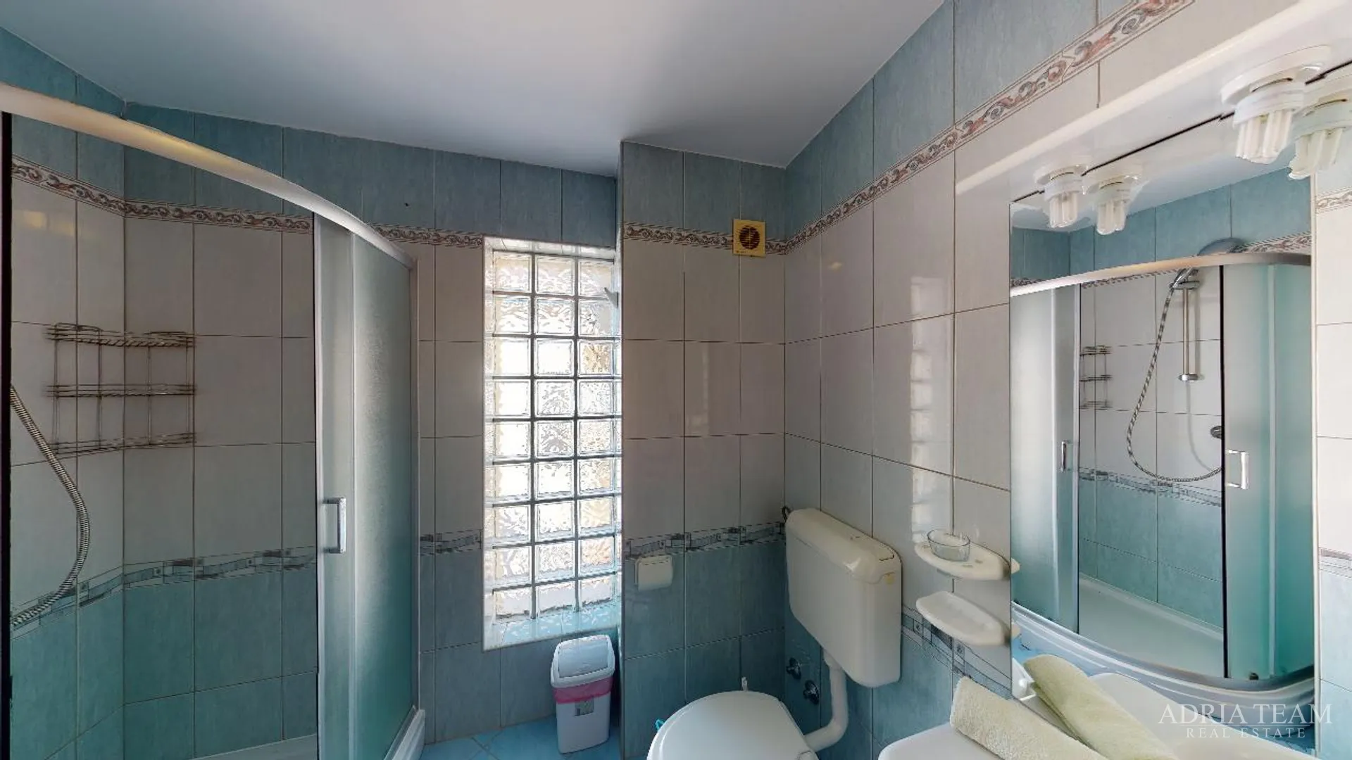 hotel s konobom i krovnom terasom, 1. red do mora - sukošan - slika 85