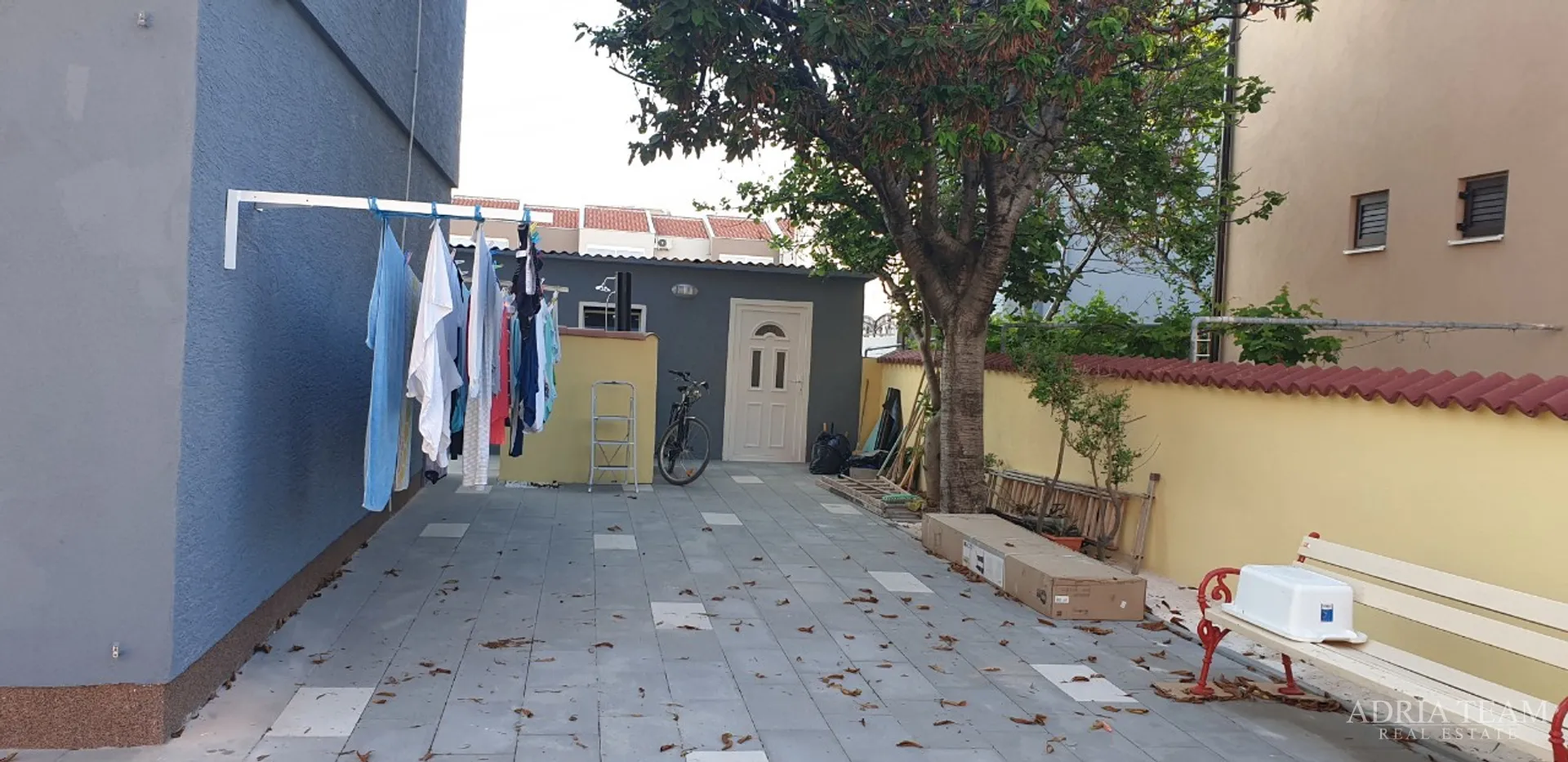 apartmanska kuća u 1.redu do mora - slika 9
