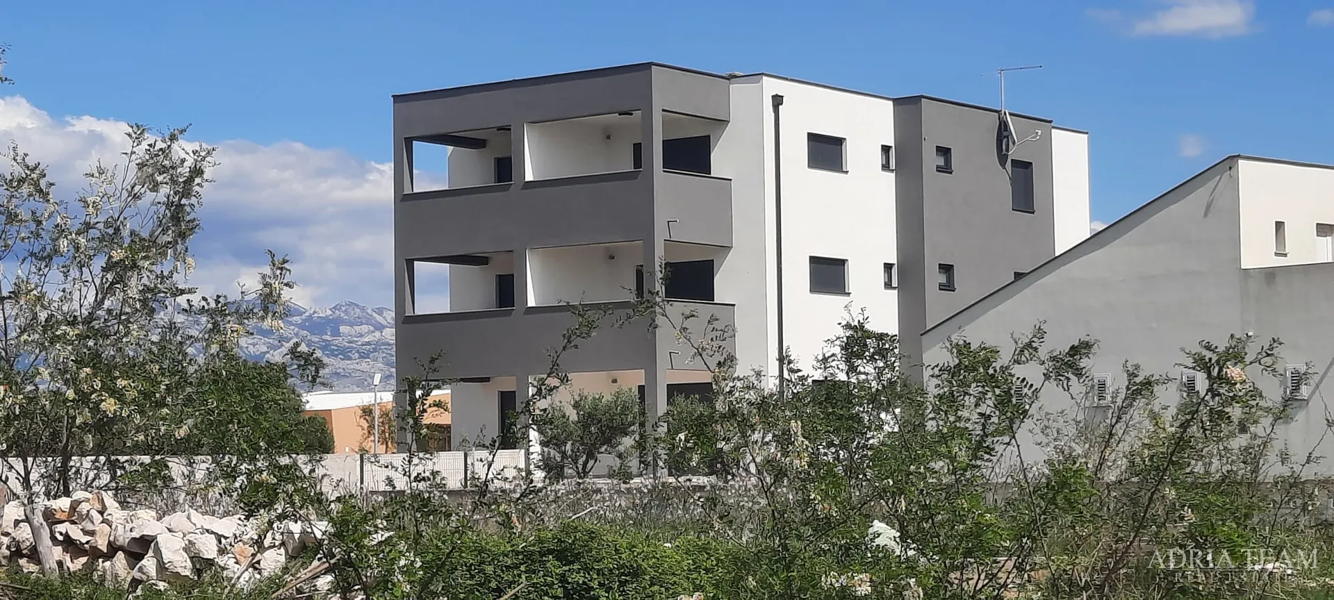apartman u novogradnji, pogled na more, vrt 240 m2 - povljana, pag - slika 5