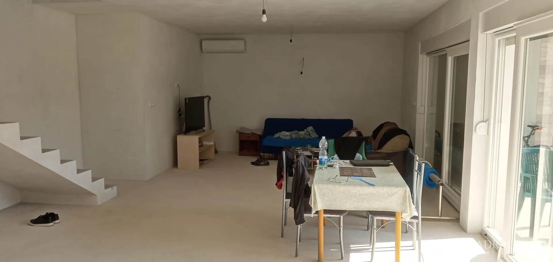 obiteljska vila s bazenom, vir - slika 8